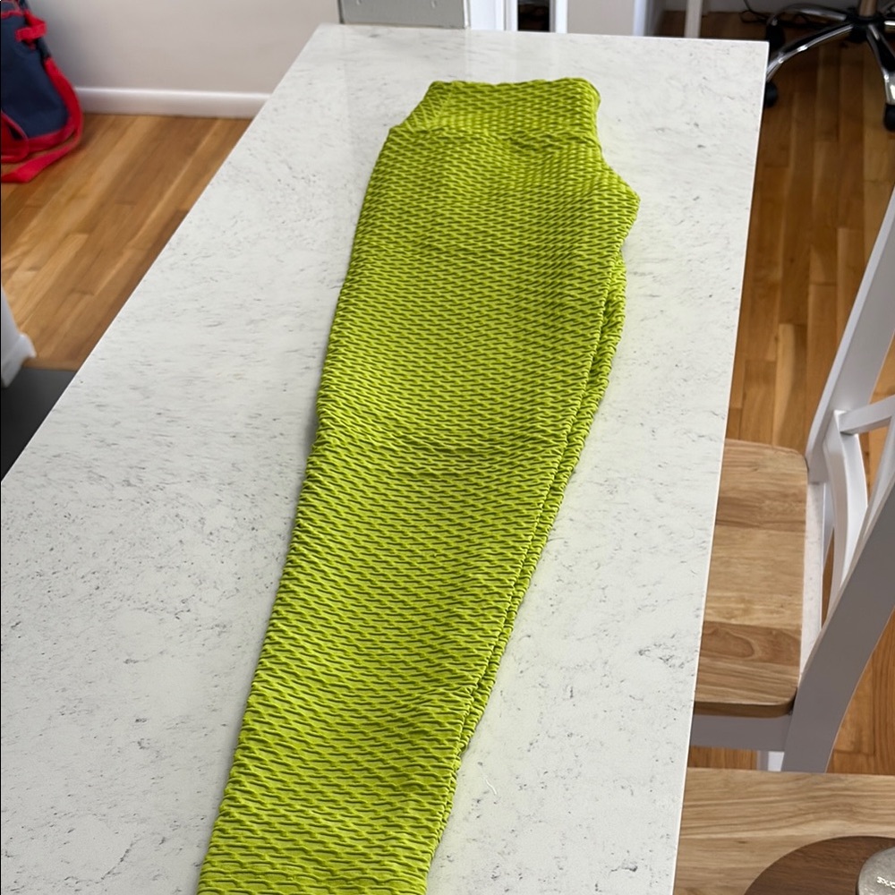 Women’s Croco Skin Leggings - Vibrant Green